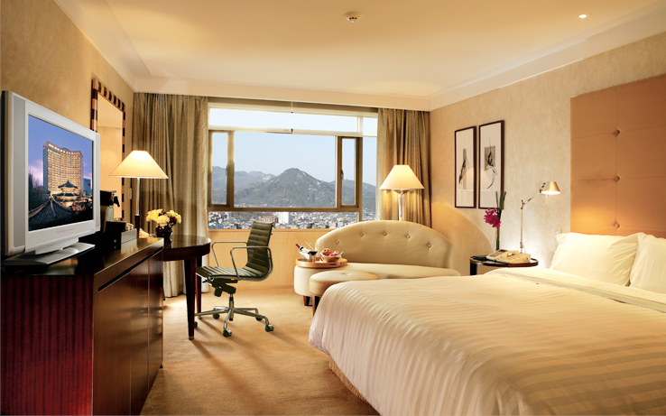 guestroom_deluxe1_view1.jpg